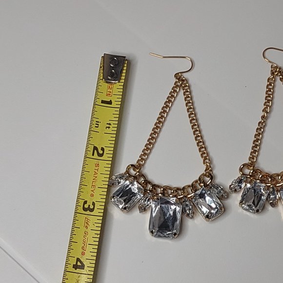 Very Pretty Gold Tone Metal And Clear Plastic Earrings - Picture 10 of 16